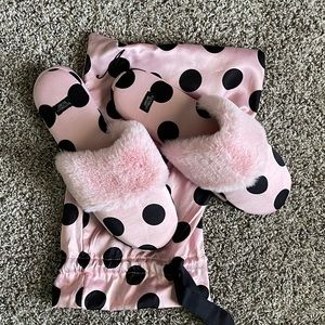 Womens pink and black size medium house shoes